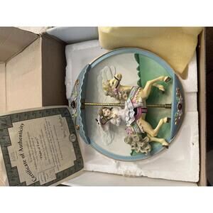 The Bradford Exchange 1995‎ Flight of Fancy Plate Music Box